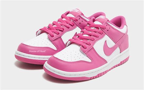 nike dunks hot pink.